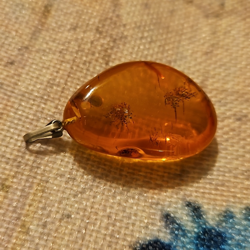 Vintage Baltic Amber Amulet Pendant - Picture 6 of 14